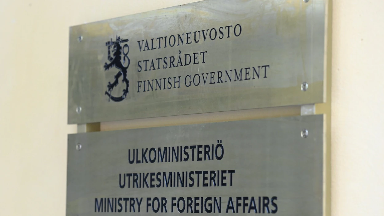 Helsingin Sanomat kertoo, että Ulkoministeriössä on jo alettu valmistella Nato-hakemukseen johtavaa selontekoa tai tiedonantoa. LEHTIKUVA / Heikki Saukkomaa .