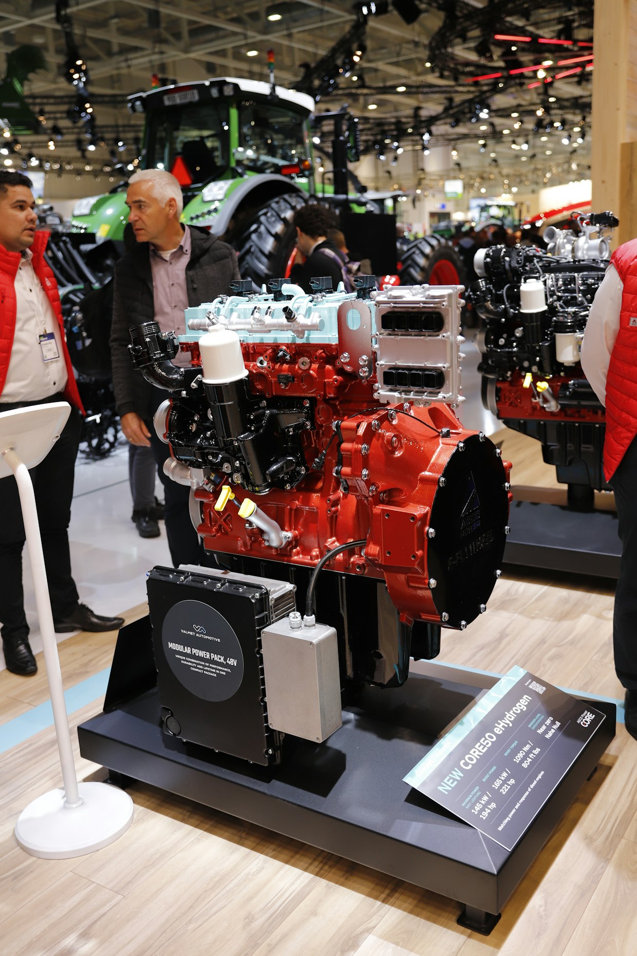 Agco Powerin Core50 on uusi 4-sylinterinen viisilitrainen moottori. Moottorin lohko on suunniteltu dieselin lisäksi vaihtoehtoisille polttoaineille. Kannen ja venttiilikoneiston rakenne ja tekniikka riippuu käytettävästä polttoaineesta. Kaikki traktorivalmistajat seuraavat vaihtoehtoisten polttoaineiden kehitystä.