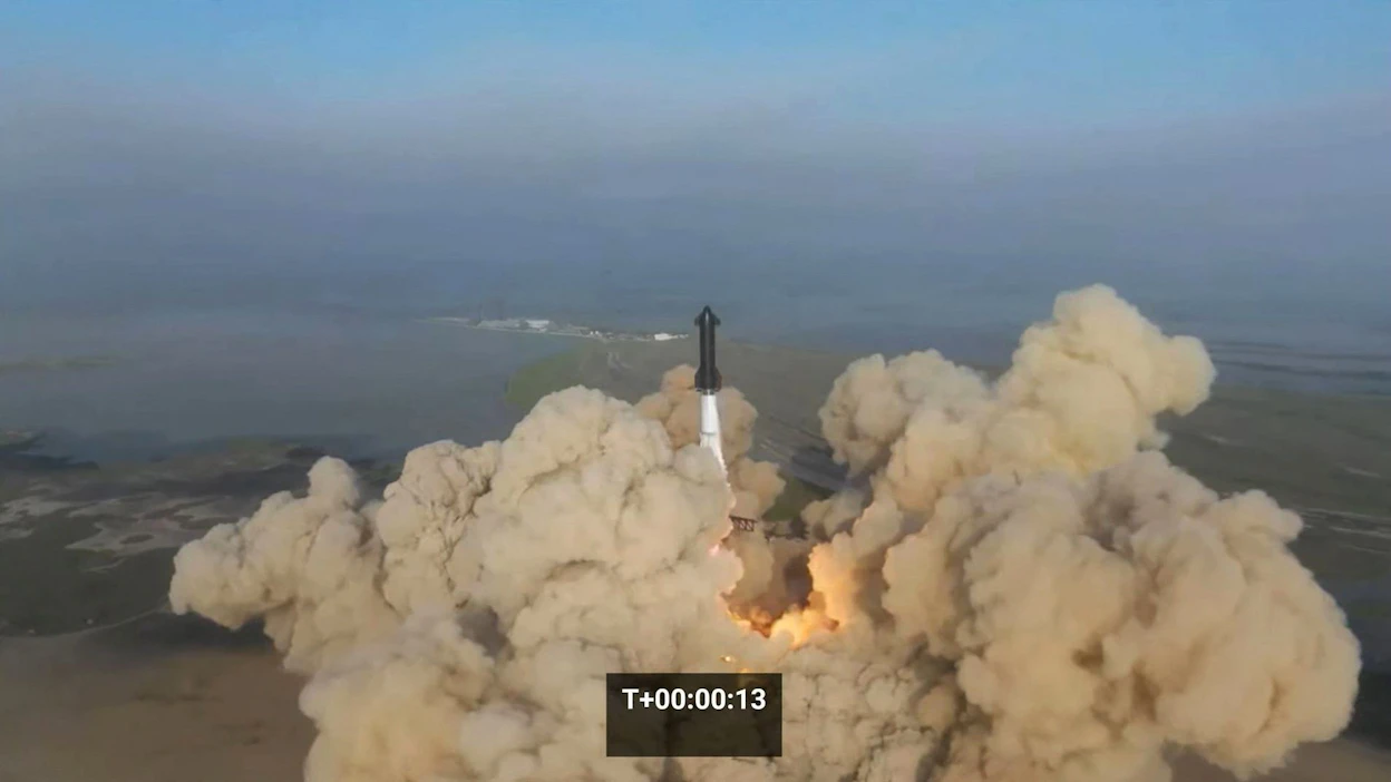 Starship-raketti räjähti muutaman minuutin jälkeen, kun sen odotettiin irtautuvan kantoraketistaan. LEHTIKUVA / AFP PHOTO /SPACEX.