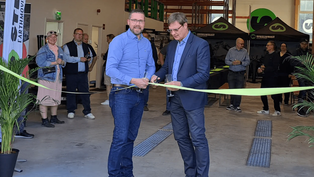 Toni Ylitalo ja Stefan Stockhaus avasivat Steelwristin Vantaan toimitilat.
