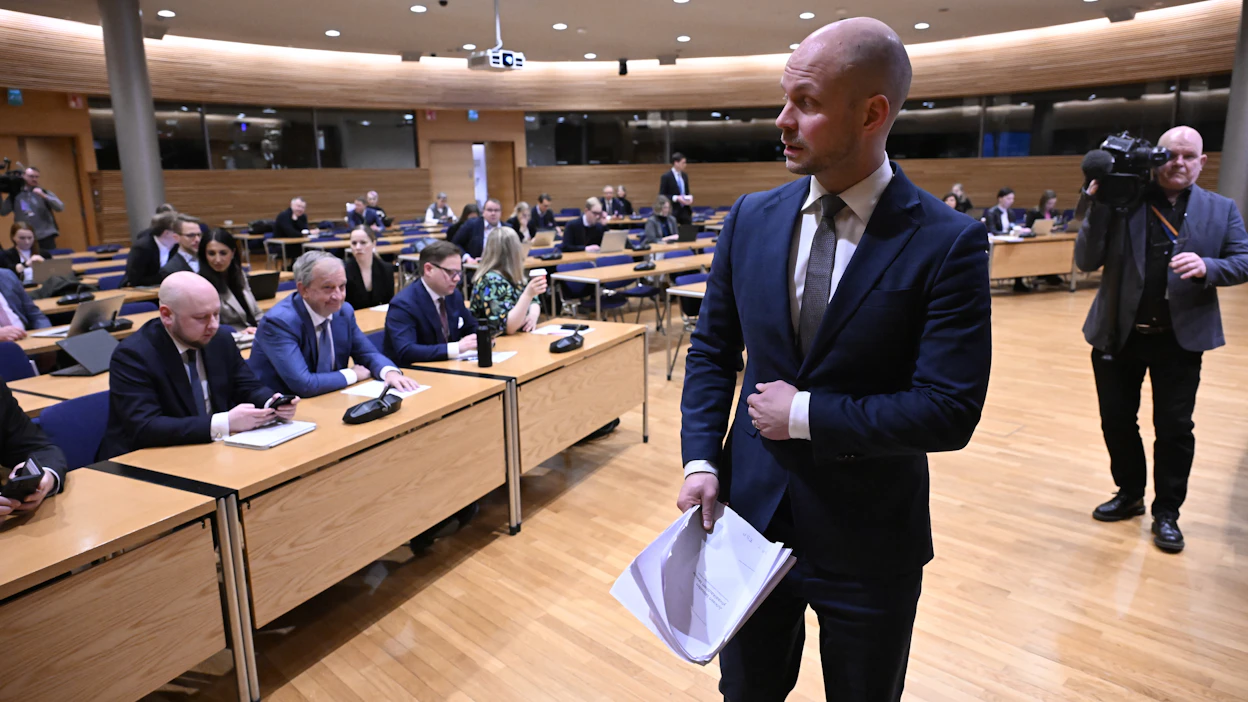 Parlamentaarisen velkajarrutyöryhmän puheenjohtaja, kokoomuksen kansanedustaja Ville Valkonen työryhmän raportin julkistamistilaisuudessa Helsingissä keskiviikkona. JUSSI NUKARI / LEHTIKUVA.