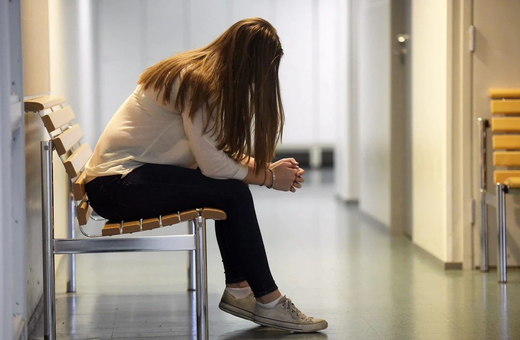 Yleisimpiä kiusaamisen tapoja olivat esimerkiksi nimittely ja naurunalaiseksi tekeminen. LEHTIKUVA / VESA MOILANEN.