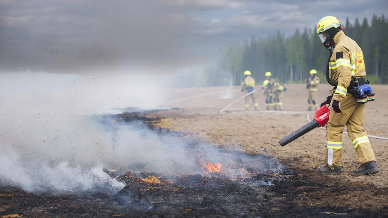 Siilinjärvellä toteutettiin toukokuun lopussa maastopaloharjoitus paikallisen viljelijän pellolla.