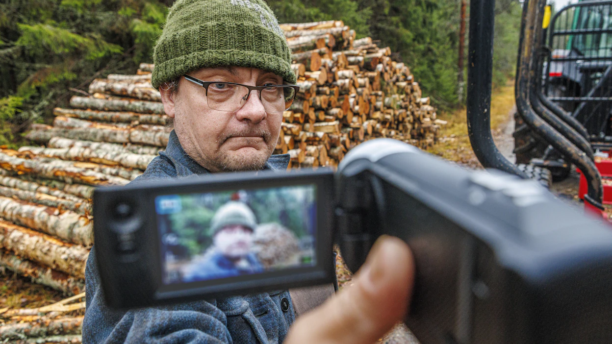 Timo Juvosen eli Metsä Manin ote kamerasta lujittui vuonna 2023 ja tubettamisen tulot ylittivät 100 000 euron rajan, mikä on aikuistubettajalle kova luku.