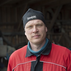 Valtion 300 miljoonan euron huoltovarmuuspaketista suoraa tukea maataloudelle on noin 208 miljoonaa, Timo Kankaanpää sanoo. ”Senttiäkään ei ole vielä maksettu.”