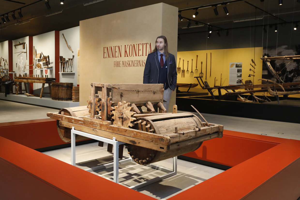 Sarka-museon kokoelmista löytyy myös Suomen ensimmäinen kylvökone. Sen on rakentanut Antti Manninen vuonna 1860.