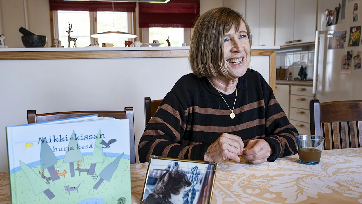 Tammisaaressa asuva Helena Hieta-Heikurainen julkaisi syksyllä Mikki-kissan seikkailuista kertovan esikoiskirjansa.