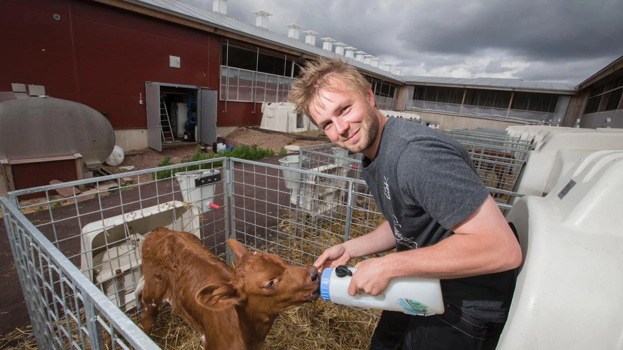 "Mielestäni maidontuotannolla on Suomelle suuri merkitys ja hyvät tulevaisuuden näkymät. Haluan osaltani olla mukana tässä kehityksessä", Lundberg kertoo.