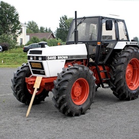 David Brown 1690 Turbo 4WD -traktoria valmistettiin vuosina 1980–84, Meltham,  Yorkshire, Englanti.