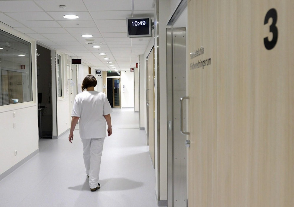 Hoitajat vastustavat hallituksen kaavailemaa irtisanomislakia. Lehtikuva / Emmi Korhonen