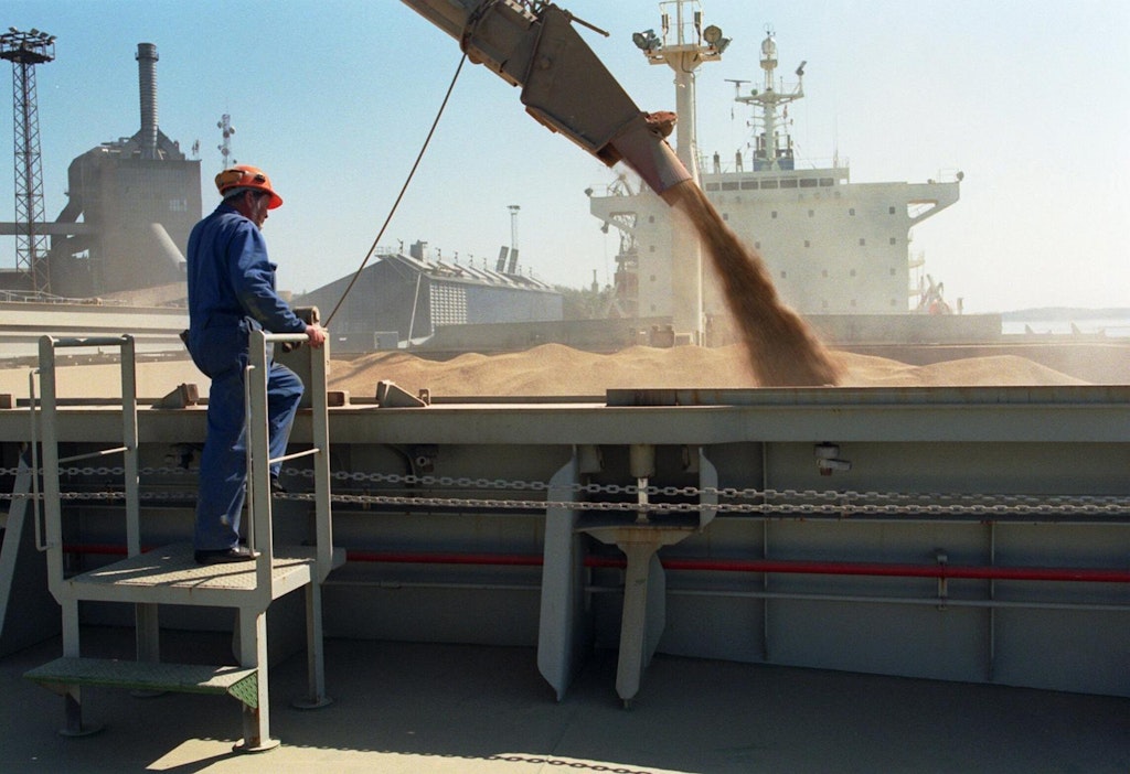 Tässä lastataan suomalaista viljaa maailmalle.