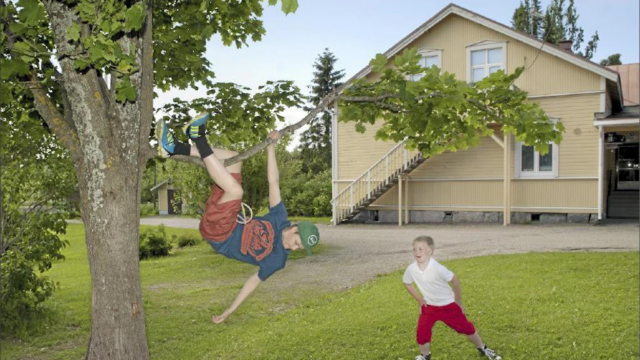 Jos Hollolan suunnitelmat toteutuvat, miekkiöläiset Wictor Piela ja Aleksanteri Kuusisto käyvät koulunsa yli 14 kilometrin päässä Salpakankaalla. Juha Tanhua