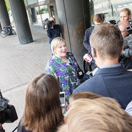SDP:n piirijohtajat uskovat hallitusyhteistyön sujuvan paremmin, jos Annika Saarikosta tulee keskustan uusi puheenjohtaja.