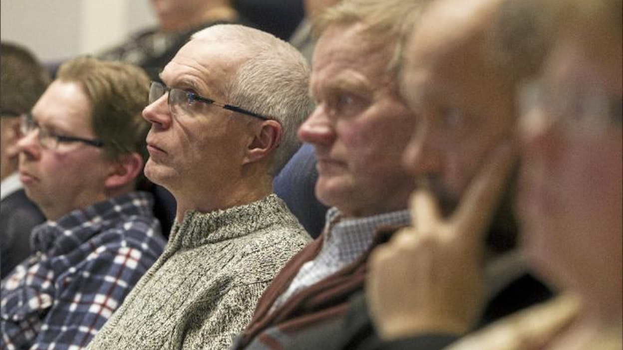 MTK-Kaakkois-Suomen syyskokous keskusteli tasa-arvosta henkilövalinnoissa ja päätyi siihen, että pätevyys on sukupuolta tärkeämpää. Kari Salonen