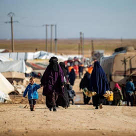 Ulkoministeriö kertoi eilen, että al-Holista saapuneet ovat paenneet kurdien ylläpitämältä leiriltä eri aikoina kevään kuluessa. Kuva leiriltä tammikuussa. LEHTIKUVA/AFP