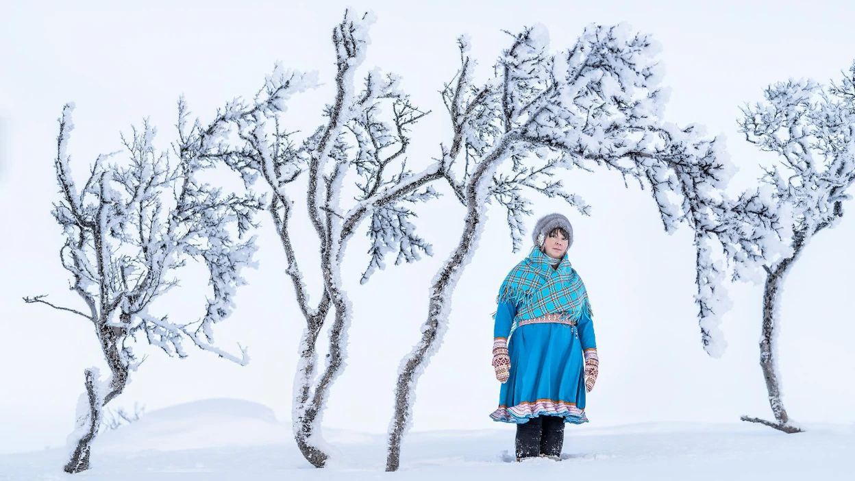 ”Pidän siitä, kuinka tunturimaastossa on niin mahtavan avaraa. Kun näen kauas, ymmärrän samalla itseänikin paremmin”, kertoo muusikko Anna Näkkäläjärvi-Länsman.
