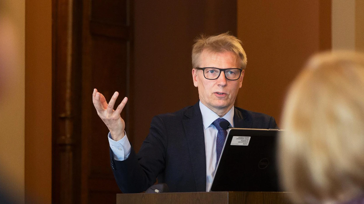Jos Suomi nostaa hakkuitaan tavoitteiden mukaan, metsistä tulee neuvoston mallin mukaan laskennallinen päästö. "Suomen metsät ovat hiilinielu", ministeri Tiilikainen muistuttaa.