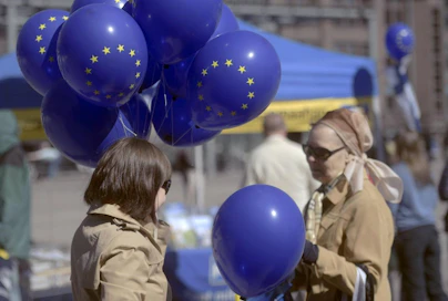 Barometrin mukaan ennätysmäärä EU-kansalaisista katsoo maansa hyötyneen jäsenyydestä.