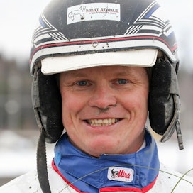 Norjalainen Kenneth Danielsen, 40, siirtyi &quot;toistaiseksi&quot; Ruotsiin valmentamaan hevosiaan.