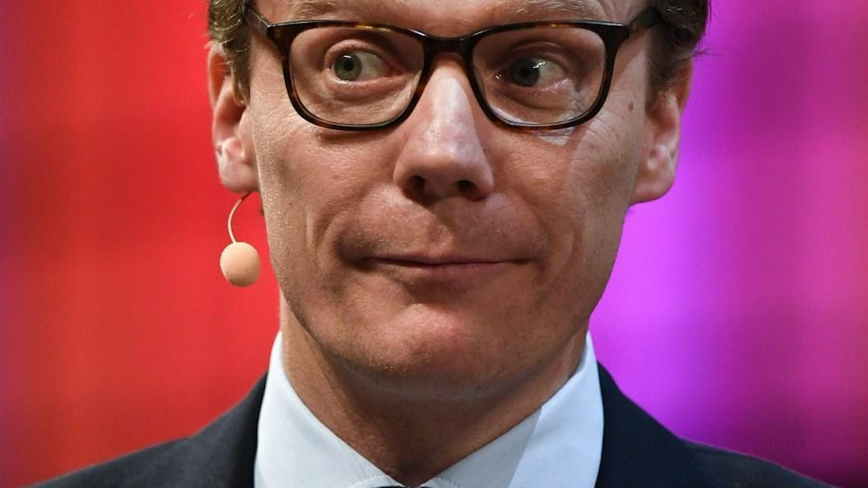 Toimitusjohtaja Alexander Nix hyllytettiin.