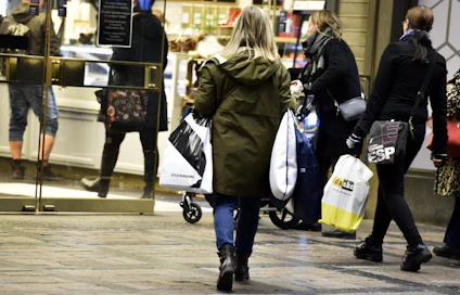 PT arvioi, että hallituksen asettama tavoite työllisyysasteen nostamisesta 72 prosenttiin saavutetaan ensi vuonna. Lehtikuva / Emmi Korhonen