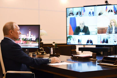 Venäjän presidentti Vladimir Putin kertoi tiistaina, että asiantuntijoiden mukaan koronatartuntojen huipun voidaan nähdä tulleen ohitetuksi Venäjällä. LEHTIKUVA/AFP