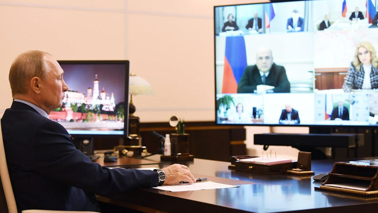Venäjän presidentti Vladimir Putin kertoi tiistaina, että asiantuntijoiden mukaan koronatartuntojen huipun voidaan nähdä tulleen ohitetuksi Venäjällä. LEHTIKUVA/AFP
