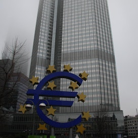 Economist-lehti ennakoi Euroopan keskuspankin jatkavan elvytyspolitiikkaansa syyskuusta eteenpäinkin. Kuvassa EKP:n pääkonttori Frankfurtissa Saksassa.