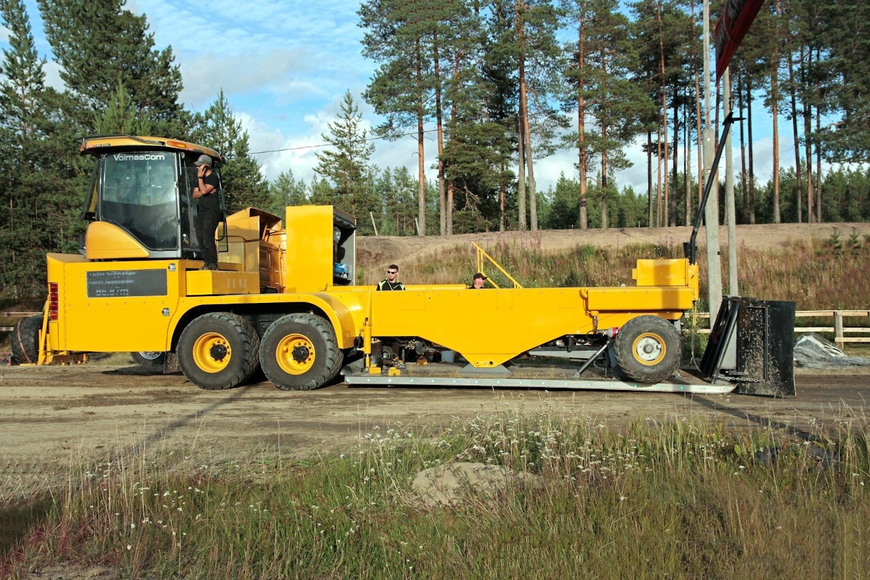 Jarrulavetin asetukset on säädettävä sopivaksi vetävän koneen tai kuorma-auton painon mukaisesti. Vetokone vetää yläviistoon. Vetävien pyörien pito perustuu siihen, että pyörät painautuvat maata vasten. Jos lavetin etureuna käy lähtiessä ilmassa, vaarana on heiluriliike, joka heikentää pitoa ja vetotulos heikkenee. Lavetin etureunan paino pitää sovittaa vetokoneen mukaan.