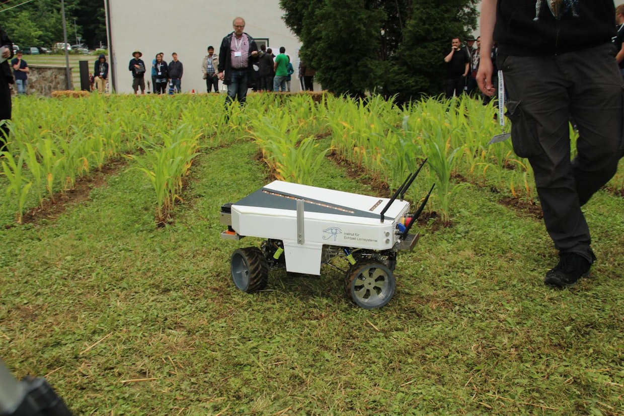 Kokonaiskilpailun voitti toista kertaa peräkkäin Siegenin yliopiston joukkue. Ketterä, nopea ja tarkasti navigoiva robotti oli ylivoimainen ensimmäisessä tehtävässä.