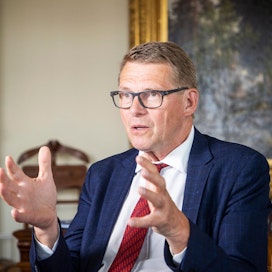Valtiovarainministeri Matti Vanhanen (kesk.) ei aio edistää verotuksen laajentamista työpaikkapysäköintiin.