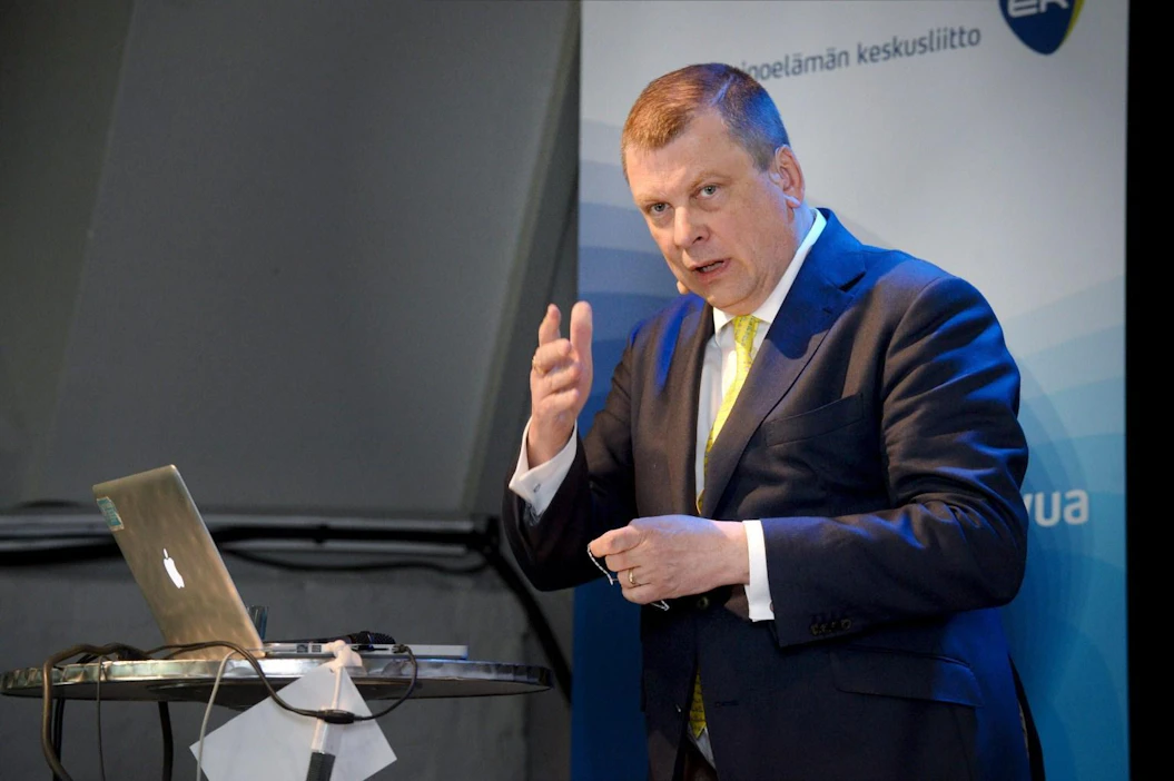 Ilkka Oksalan mukaan EK:ssa tehdään parhaillaan laskelmia työtaisteluiden vaikutuksista. LEHTIKUVA / MIKKO STIG