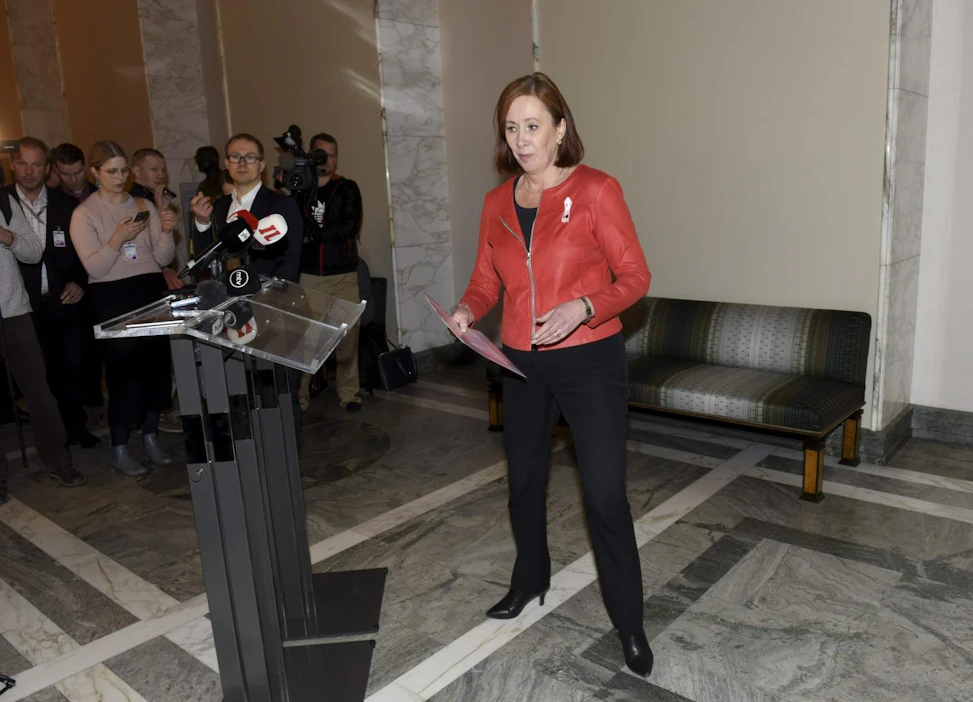 Ministeri Sirpa Paateron (sd.) mukaan Postin työkiistaa lähtee ratkomaan neljän hengen selvitysryhmä. LEHTIKUVA / Heikki Saukkomaa
