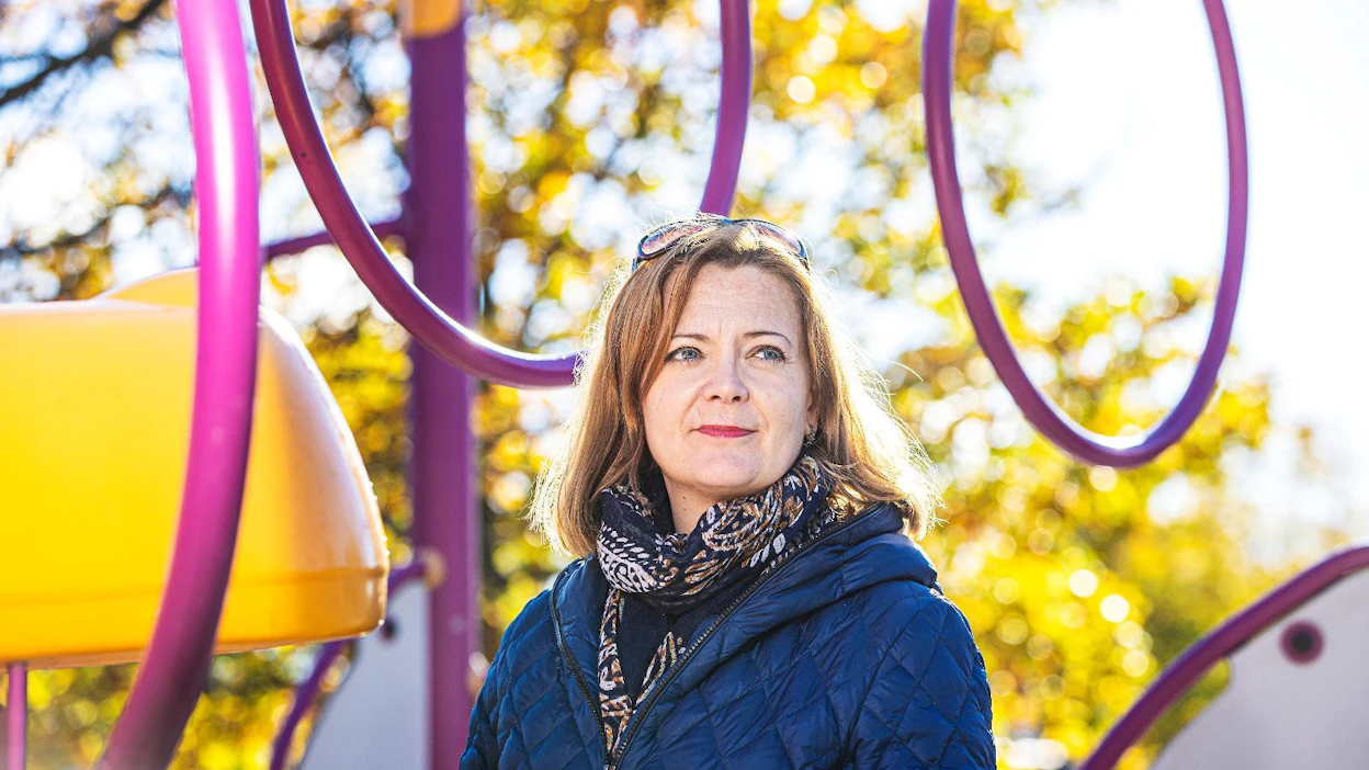 Lainsäädäntö ei THL:n kehittämispäällikkö Laura Ylirukan mielestä tunnista vuoroasuvien lasten tilannetta ja heidän erityistarpeitaan esimerkiksi koulukyytien suhteen.