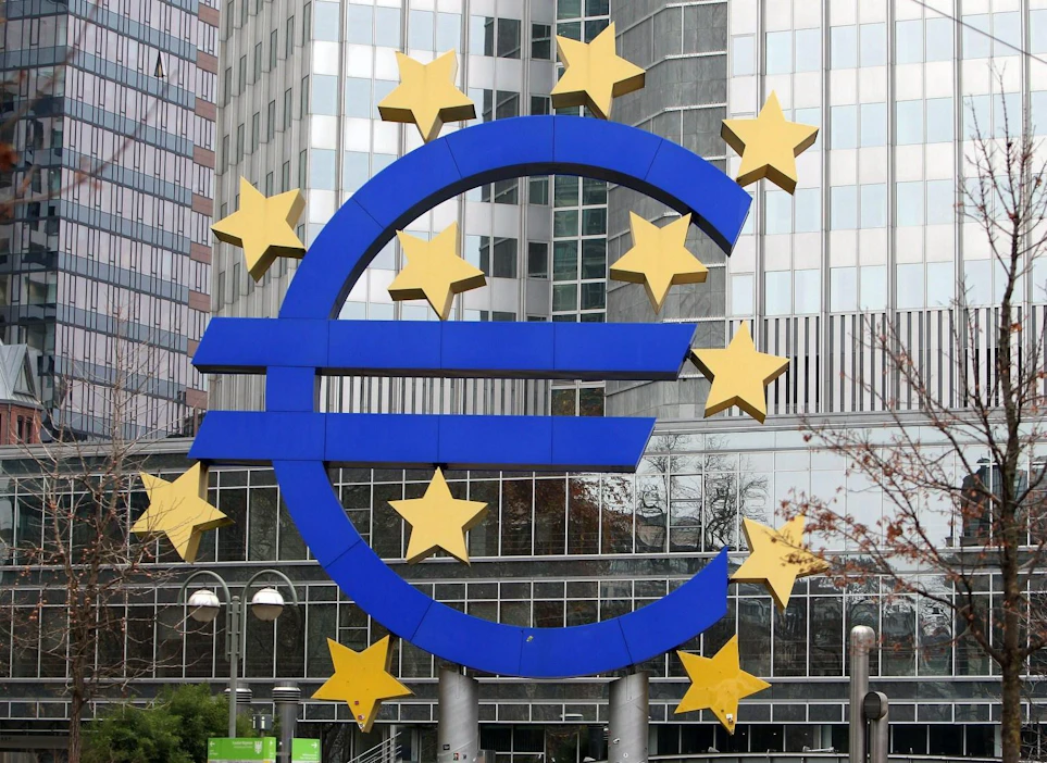 Torstai on toivoa täynnä. Euroopan keskuspankki julkistaa korkopäätöksensä iltapäivällä kello kolmen jälkeen.
