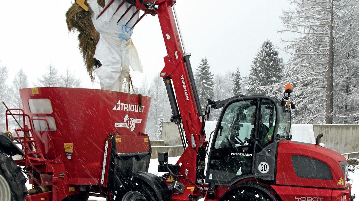 Weidemann 4080T:n suurin nostokorkeus kiinniikkeen tapista mitattuna on 507 cm. 10 kuution apevaunun täyttäminen onnistuu leikiten.