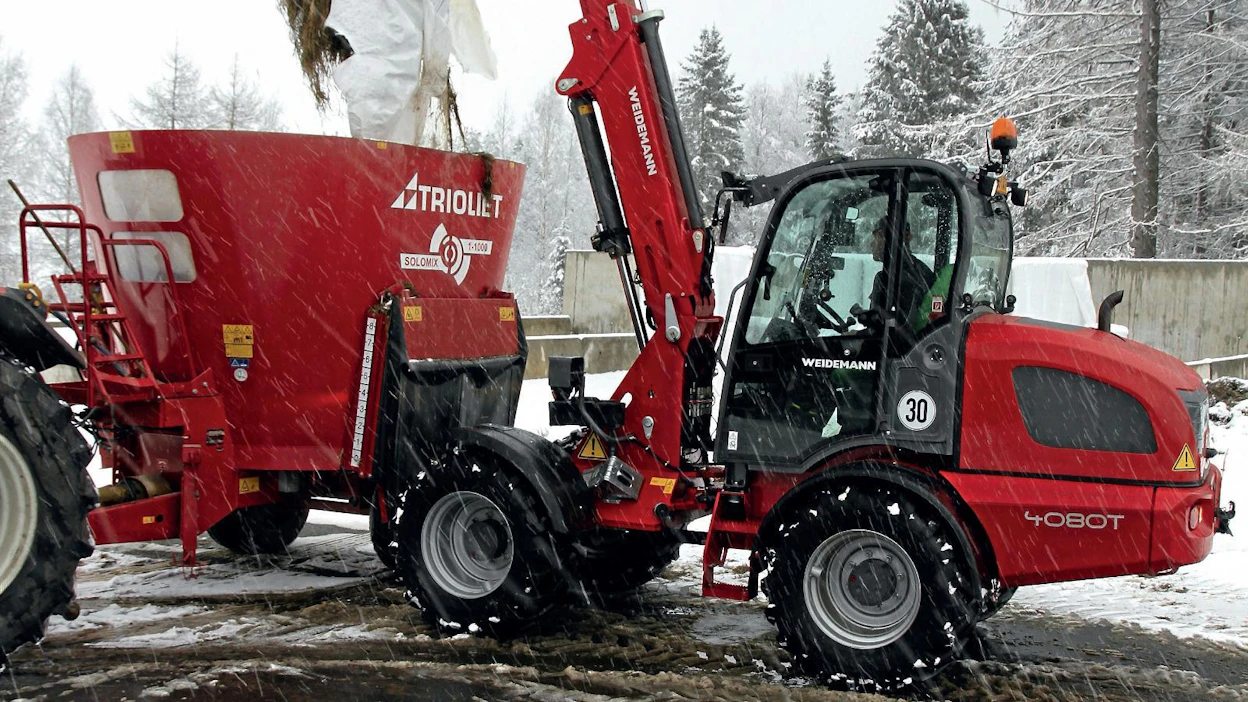 Weidemann 4080T:n suurin nostokorkeus kiinniikkeen tapista mitattuna on 507 cm. 10 kuution apevaunun täyttäminen onnistuu leikiten.