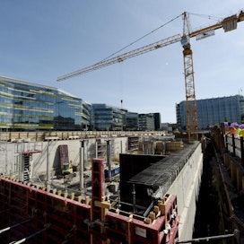 Toistaiseksi talouden nousu on rakentamisen ja kotimaisen kysynnän varassa. Helsingin keskustakirjaston rakennustyömaa kuvattuna pari viikkoa sitten. LEHTIKUVA / ANTTI AIMO-KOIVISTO
