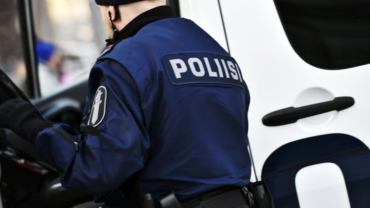 Muutos tarkoittaa, että hätäkeskustietojärjestelmä etsii lähimmän vapaan poliisipartion tapahtuma-alueen poliisilaitoksen omien partioiden lisäksi naapuripoliisilaitosten partioista. LEHTIKUVA / EMMI KORHONEN