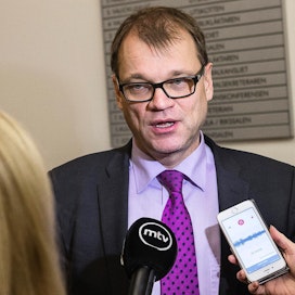 Pääministeri Juha Sipilä (kesk.) sanoo, että hän ei halua muuten arvioida tai arvostella Vaasan hallinto-oikeuden päätöstä.