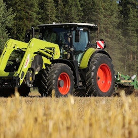 Hankkijan edustuksessa olevat Claasin traktorit paransivat asemiaan traktorikaupassa viime vuonna, mutta 10 prosentin markkinaosuus jäi ainakin vielä haaveeksi.
