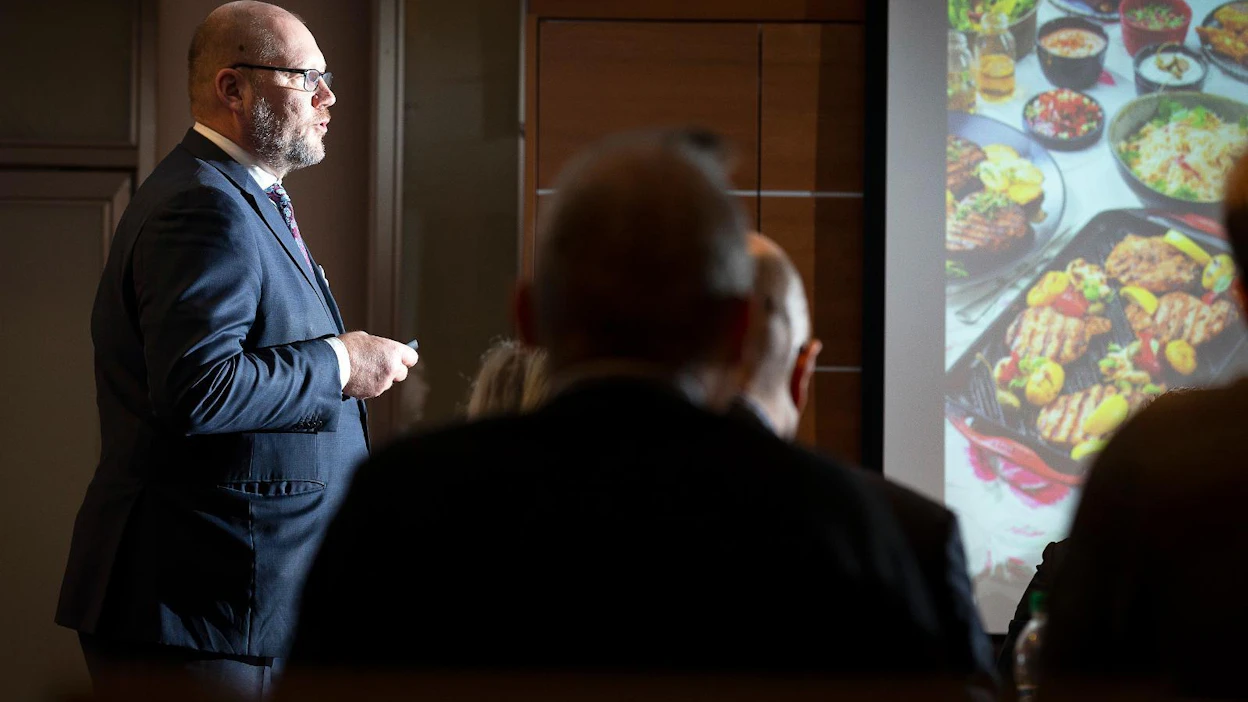 Atrian toimitusjohtaja Juha Gröhnin mielestä Nurmon siipikarjainvestointi ei muuta yhtiön markkina-asemaa.