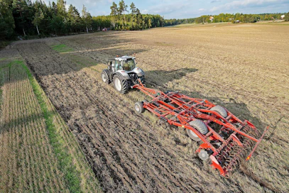 Horsch Terrano 4.4 GX -kultivaattorin työleveys oli neljä metriä.