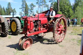 International Farmall F-14 -traktoria valmistettiin vuosina1938–39 Chicago, USA. Valmistettu yhteensä 27 401 kpl.