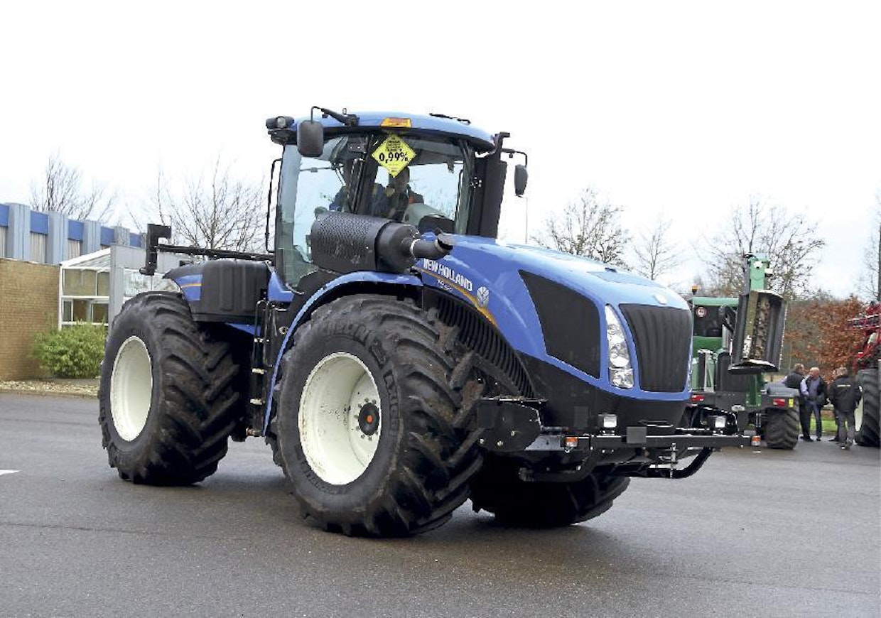 Agromekissä oli tarjolla myös koeajoja. Tutustumislenkille pääsi John Deere- ja New Holland -traktoreilla sekä parilla itsekulkevalla ruiskulla.