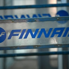 Finnair peruu kaikki Suomen ja Britannian väliset lentonsa kahdeksi viikoksi eteenpäin.