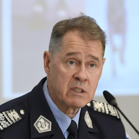 Poliisiylijohtaja Seppo Kolehmainen arvioi, että poliisin henkilöstömäärä laskee 200–250 henkilötyövuodella.