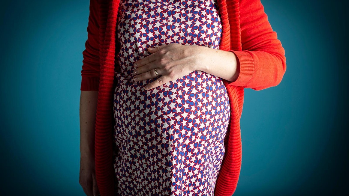 THL kertoo lisänneensä raskaana olevat vakavalle koronavirustaudille altistavien sairauksien tai tilojen listalle.