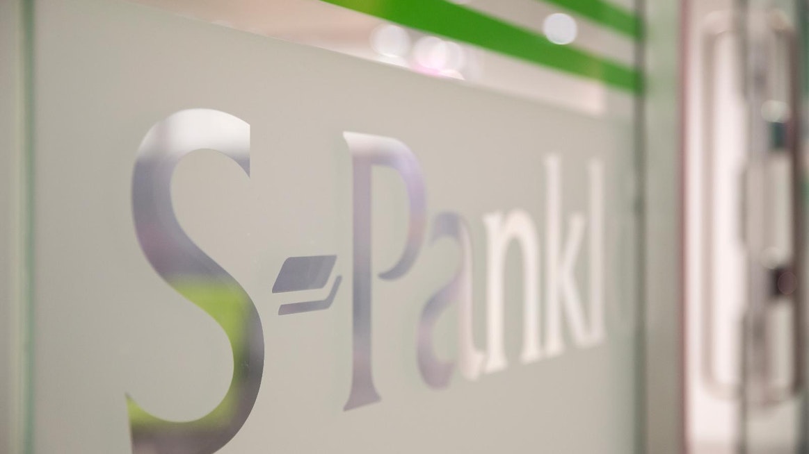 Yli puolet suomalaisista lukeutuu S-Pankin 3,1 miljoonan asiakkaan joukkoon.
