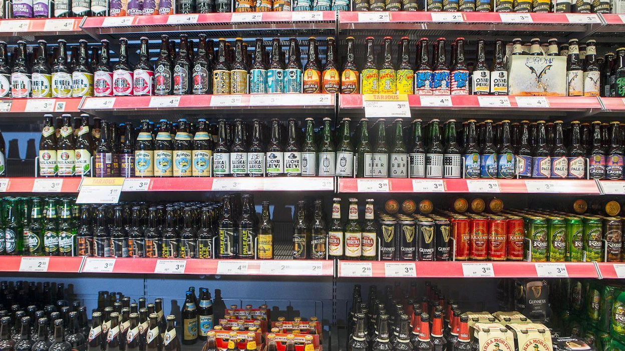 On syytä muistaa, että pienikin veren alkoholipitoisuus huonontaa ajokykyä ja vaikuttaa tarkkaavaisuuteen. Kun tarkkaavaisuus heikkenee, autoilija tekee aiempaa helpommin virhearviointeja liikenteessä.